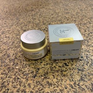 IT Cosmetics Confidence in a Cream